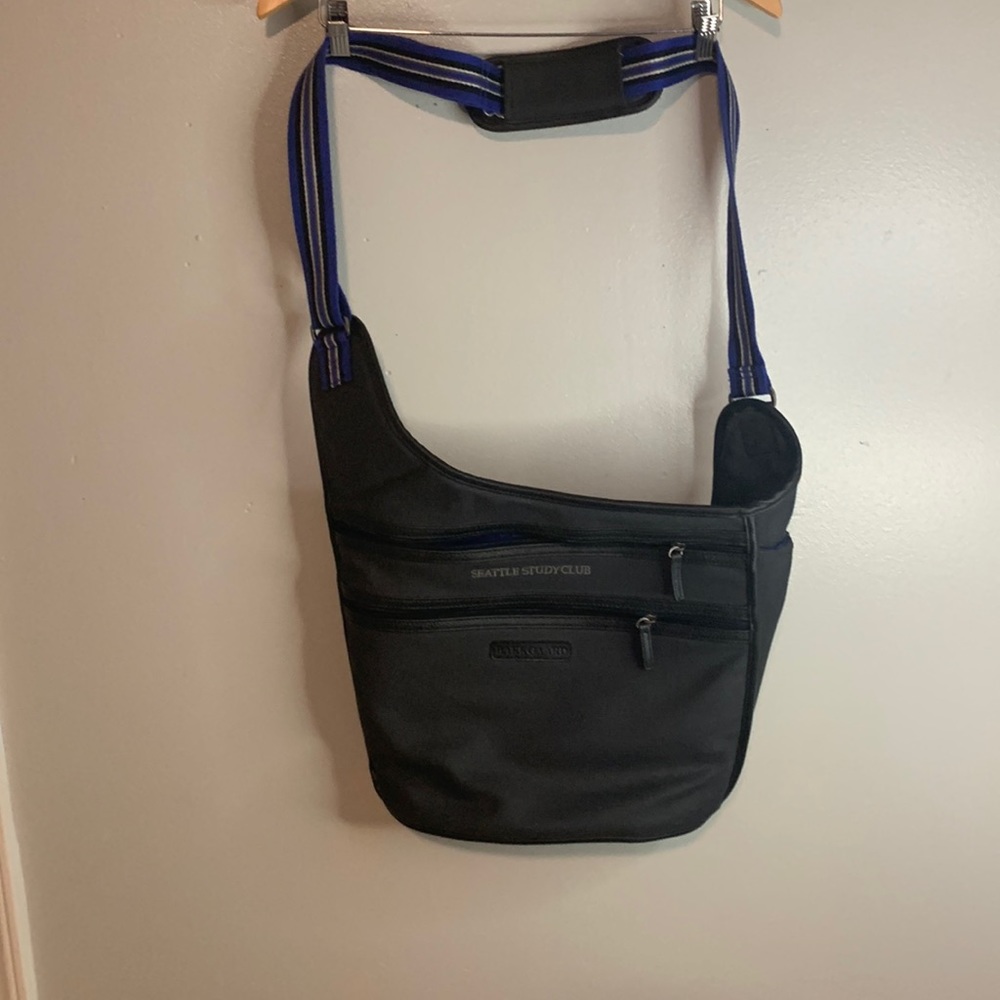 Baekgaard NWOT crossbody messenger bag in excellent new condition